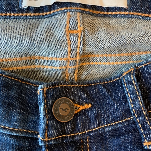 Brand new Hollister ripped jeans - Picture 5 of 8